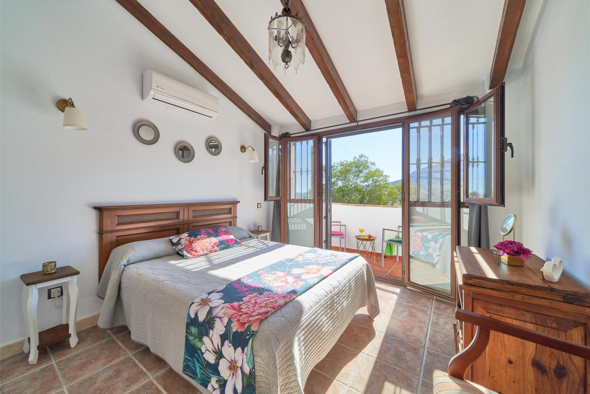 Landhaus Alcaparain Con Piscina En Caminito Del Rey-carratraca